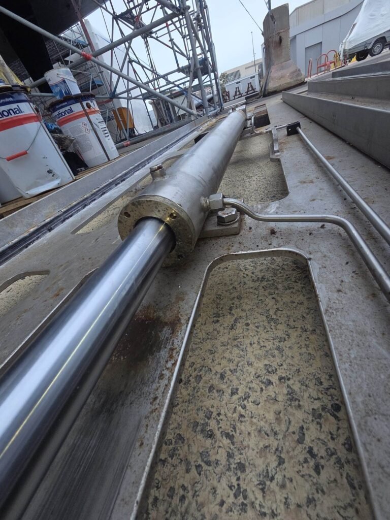 MHM13 yachting maintenance hydraulique verrins antibes monaco cannes